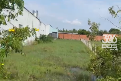 Bán đất mặt tiền đường nhựa thị trấn Hậu Nghĩa tdt 885m2 ( có 200m2 thổ) giá 4,2 tỷ