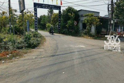 2039m2 đất lúa có 800m2 thổ đất 2 mặt tiền đường beton xã Lương Hòa, huyện Bến Lức giá 6,7 tỷ