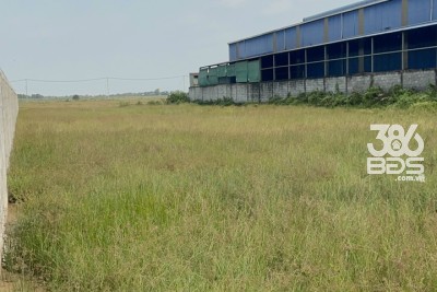 2500m2 đất khu công nghiệp xã An Thạnh, huyện Bến Lức, Long An. Đất trống chưa xây dựng ngang 25m dài 100m , thích hợp x