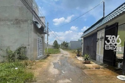 109m2 thổ mặt tiền đường Trí Thức, khu vực 4, thị trấn Đức Hòa giá 1,27 tỷ