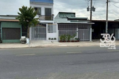 Nhà mặt tiền đường 835A, xã Mỹ Lộc, Cần Giuộc dt 121m2 3pn2wc giá 3,8 tỷ