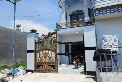 Nhà mt đường nhựa xã Mỹ Hạnh Nam, Đức Hòa dt 120m2 1 lầu 4pn 2wc giá 2,7 tỷ