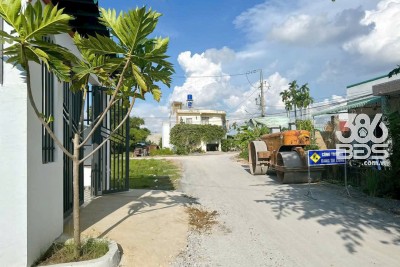 Nhà hẻm khu phố 4, thị trấn Đức Hòa dt 115m2 1 lửng 3pn 2wc giá 2,25 tỷ