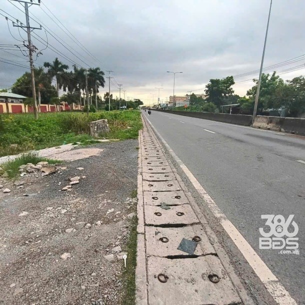 1180m2 thổ cư mặt tiền tỉnh lộ 824 xã Lương Bình, Bến Lức, Long An giá 14 tỷ-2