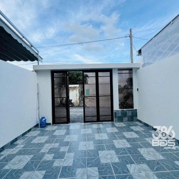 Nhà hẻm nhựa ấp 6, xã Tân Thạnh Đông , Củ Chi dt 105m2 1 lầu 3pn 2wc giá 3,55 tỷ-1