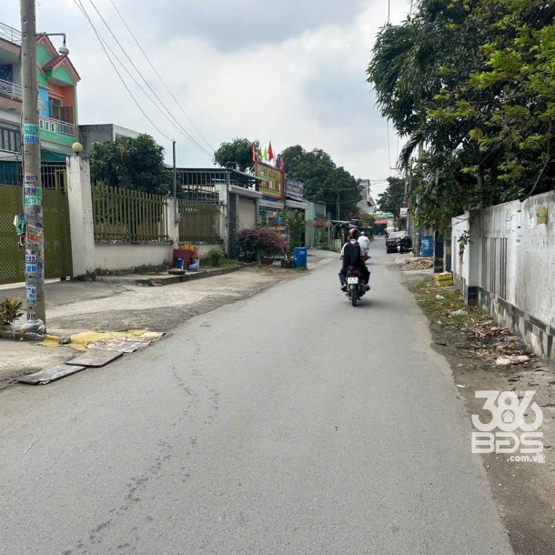 210m2 đất thổ cư mặt tiền lô B đường Thanh Niên, xã Phạm Văn Hai, Bình Chánh giá 2,8 tỷ-1