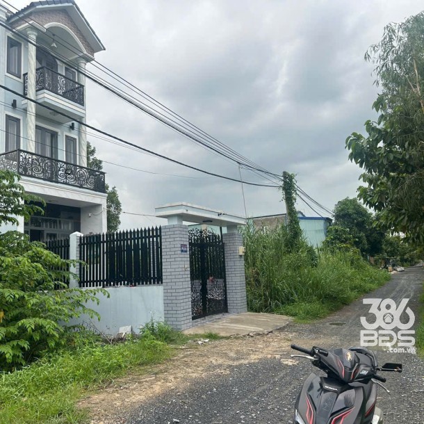 210m2 đất thổ cư mặt tiền lô B đường Thanh Niên, xã Phạm Văn Hai, Bình Chánh giá 2,8 tỷ-2