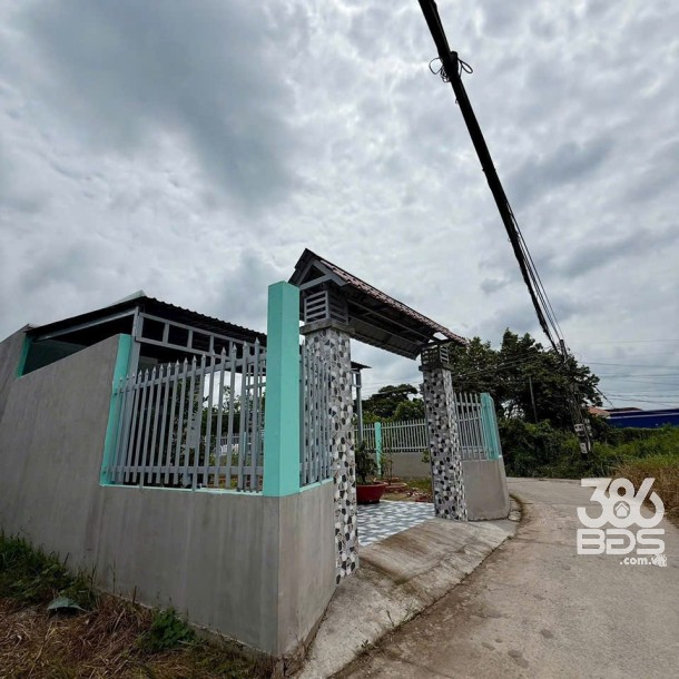Nhà vườn 300m2 thổ cư góc 2 mặt tiền Trần Văn Khôi, xã Mỹ Lộc , Cần Giuộc giá 2,65 tỷ-1