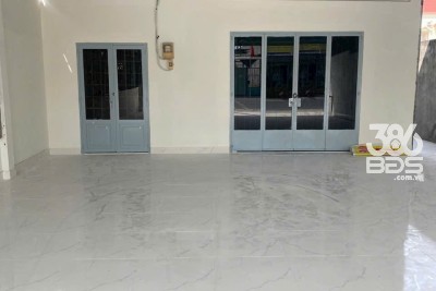 Nhà mặt tiền đường Hugo tổng dt 520m2 ( có 254m2 thổ) xã Trung An giá 8,4 tỷ