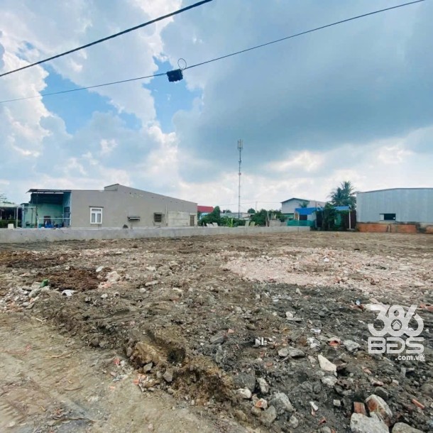 3 lô thổ cư mặt tiền lô B, Thích Thiện Hòa, xã Lê Minh Xuân, Bình Chánh dt 200m2 giá 2,8 tỷ/ lô-2