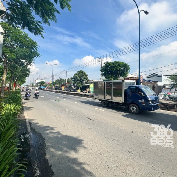 Đất mặt tiền Trần Văn Giàu, xã Phạm Văn Hai dt 300m2 ( có 235m2 thổ cư) giá 12 tỷ-3