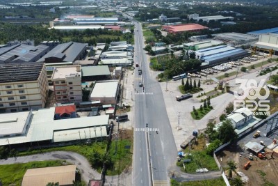 Đất mặt tiền TL 824, xã Lương Bình tdt 9800m2 ( 800m2 thổ + kho 560m2 + văn phòng 200m2) giá 50 tỷ