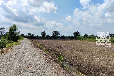 Bán đất vườn mặt tiền kênh ở Thù Thừa tổng dt 13.309m2 giá 7,8 tỷ