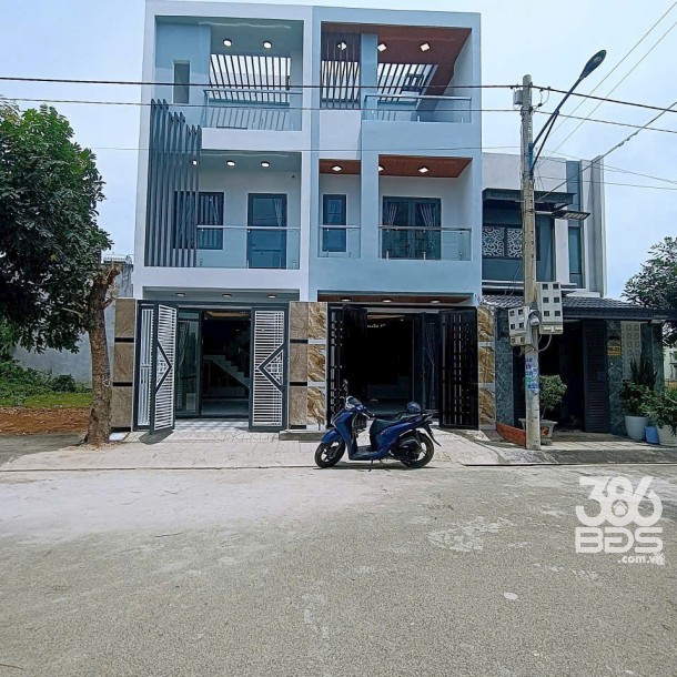 Bán 2 căn nhà phố kdc Cát Tường Phú Sinh, xã Mỹ Hạnh Bắc dt 54m2 2 lầu 3pn 3wc giá 2,28 tỷ / 1 căn-3