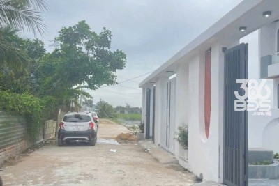 Nhà mới xây , đã hoàn công xã Mỹ Hạnh Nam, Đức Hòa dt 125m2 1 lửng , 3pn, 2wc giá 2,25 tỷ