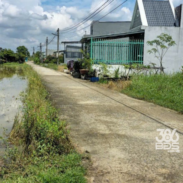 Bán 2 lô đất thổ cư Xóm Hốc Nghệ , xã Long Cang dt 150m2 giá 920 triệu / lô-7