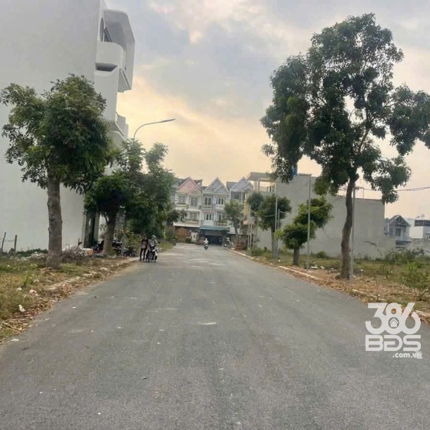 Bán nền thổ cư đường số 15 , KDC 135, thị trấn Bến Lức giá giảm còn 3,05 tỷ-2
