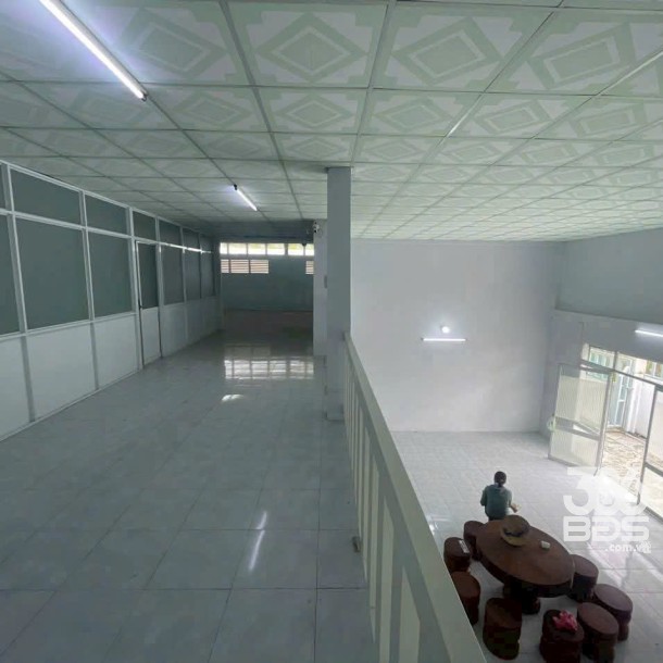 Bán 3 nhà xưởng nhỏ liền kề xã An Thạnh , Bến Lức tdt 850m2 ( có 300m2 thổ) giá 6,5 tỷ-6