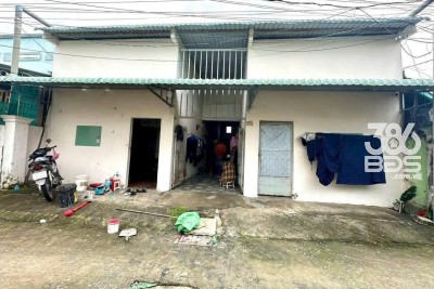 Bán dãy trọ 10 phòng đang cho thuê kín ở kp8 thị trấn Bến Lức tdt 200m2 full thổ giá 3,2 tỷ