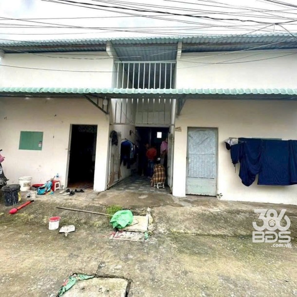 Bán dãy trọ 10 phòng đang cho thuê kín ở kp8 thị trấn Bến Lức tdt 200m2 full thổ giá 3,2 tỷ-1