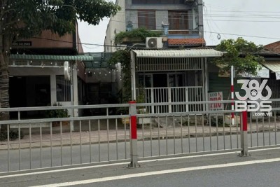 Bán nhà mặt tiền tl 826 , xã Long Hòa , Cần Đước dt 100m2 , 1 lầu , 3pn , 2wc giá 4,9 tỷ