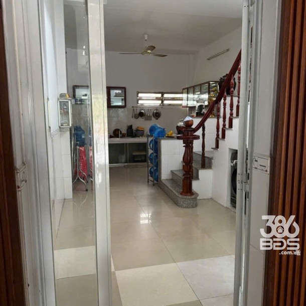 Bán nhà mặt tiền tl 826 , xã Long Hòa , Cần Đước dt 100m2 , 1 lầu , 3pn , 2wc giá 4,9 tỷ-2