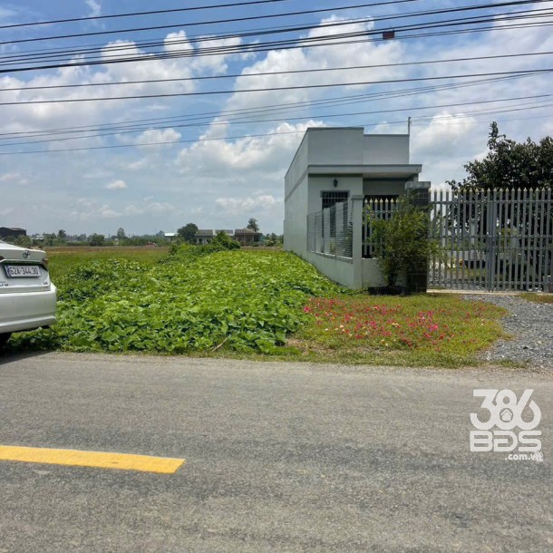 Bán nền thổ cư mặt tiền  tỉnh lộ 833B , xã Lạc Tấn, Tân Trụ dt 200m2 giá 1,7 tỷ-1