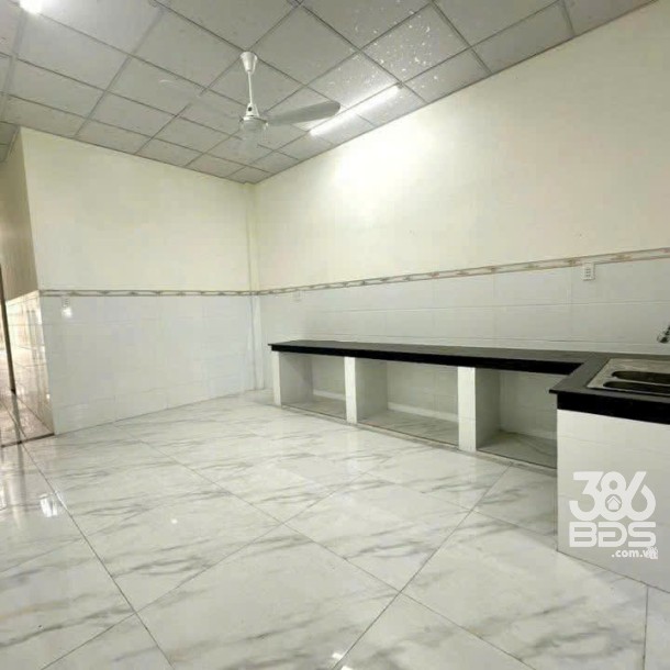 Bán nhà mt đường Nguyễn Văn Tuôi , thị trấn Bến Lức dt 116,5m2 , 2pn , 1wc giá giảm còn 4 tỷ-9