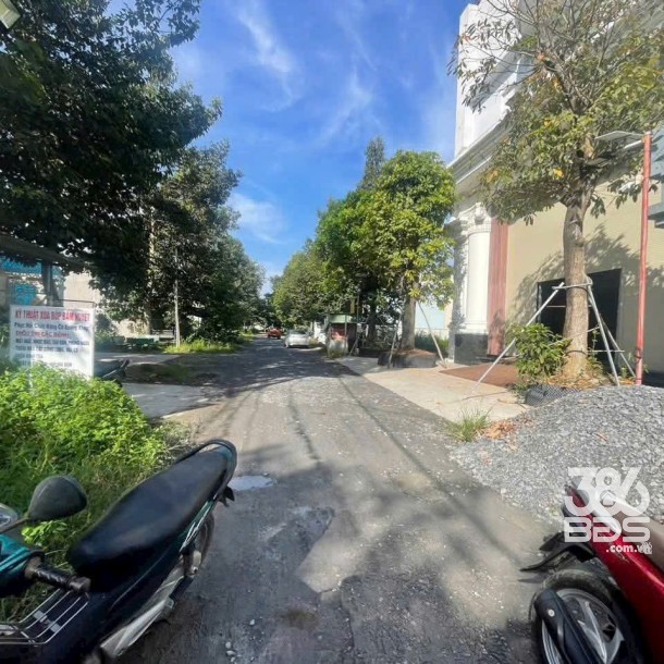 Bán 2 nền thổ cư mt đường số 8 , KDC 135 , thị trấn Bến Lức dt 100m2 giá 2,3 tỷ , 144m2 giá 2,9 tỷ-4