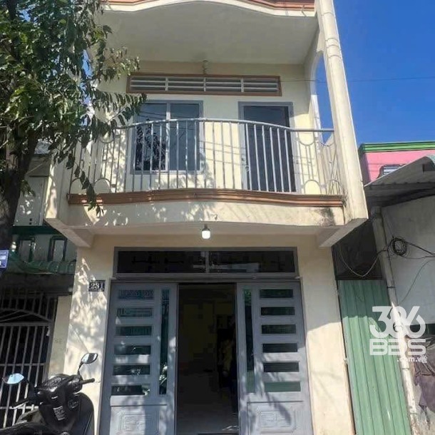 Bán nhà mt Nguyễn Văn Tuôi , thị trấn Bến Lức dt 142m2 ( có 56,5m2 thổ) 1 lầu 2pn 2wc giá 4 tỷ-2