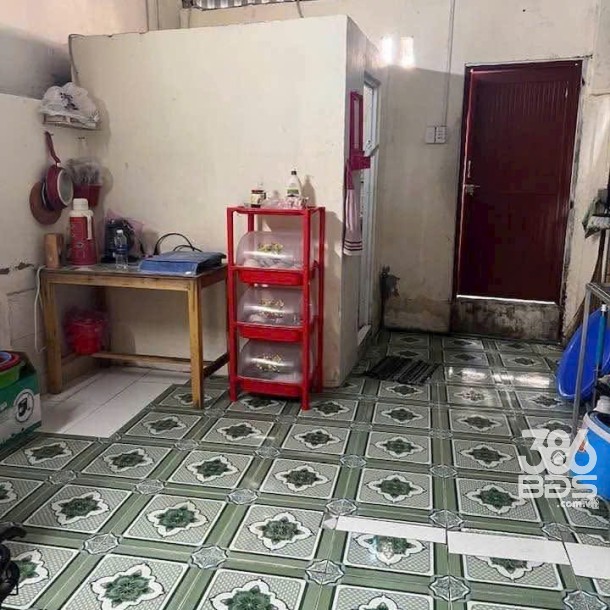 Bán nhà mt Nguyễn Văn Tuôi , thị trấn Bến Lức dt 142m2 ( có 56,5m2 thổ) 1 lầu 2pn 2wc giá 4 tỷ-4