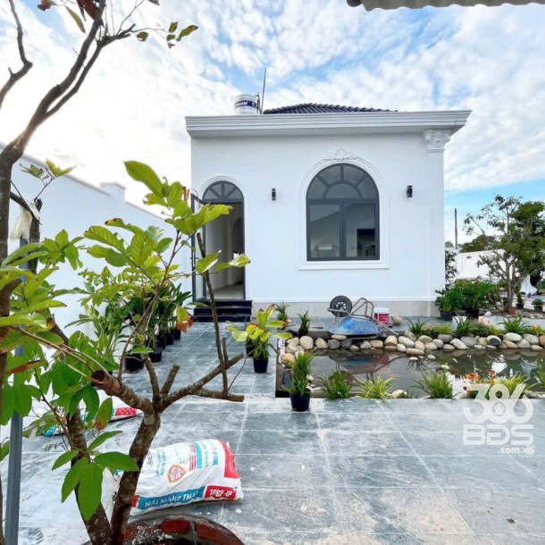 Nhà vườn siêu đẹp ở xã Mỹ Hạnh Bắc , Đức Hòa tdt 1000m2 ( 400m2 thổ) 4pn , 2wc giá 8 tỷ-8