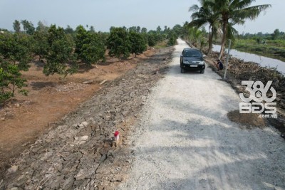 Bán 10 lô đất vườn liền kề view kênh xã Bình Đức dt 500m2 giá 650tr / 1 lô