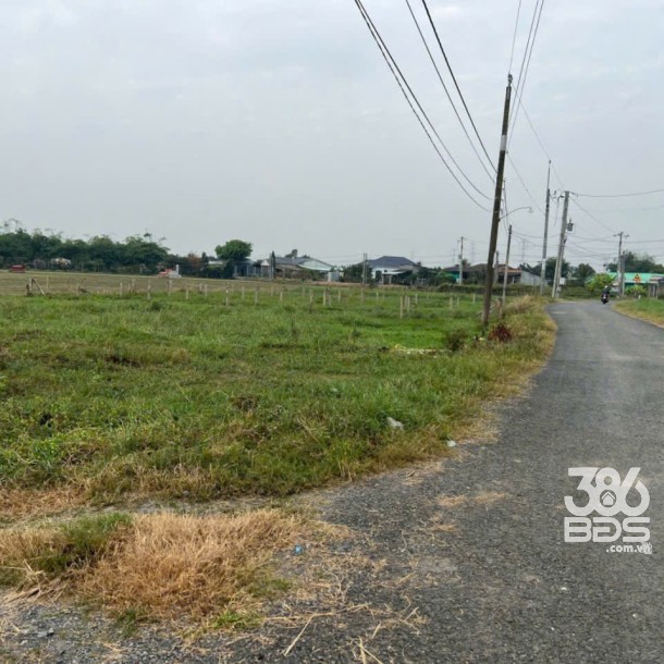 Bán đất thổ cư 2 mt đường Nguyễn Văn Dư , xã Bình lãng , Tân Trụ dt 450m2 giá 2,39 tỷ-2