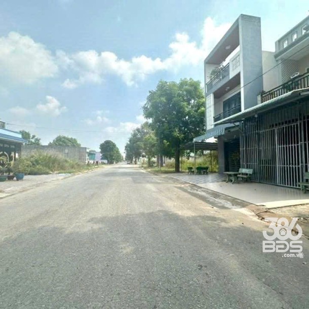 Bán nền đường số 2, KDC Hoàng Long , thị trấn Bến Lức dt 110m2 giá 2,3 tỷ-2