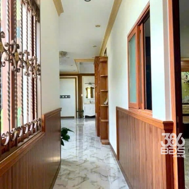 Bán biệt thự đẹp // tỉnh lộ 8 , xã Hòa Phú dt 208m2 full thổ , 1 lầu 3pn , 4wc giá giảm còn 5 tỷ-6