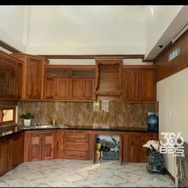 Bán biệt thự đẹp // tỉnh lộ 8 , xã Hòa Phú dt 208m2 full thổ , 1 lầu 3pn , 4wc giá giảm còn 5 tỷ-7